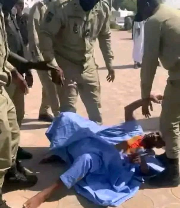 Mauritanie : 36 syndicats décrètent l’arrêt des cours après des brutalités policières contre les enseignants