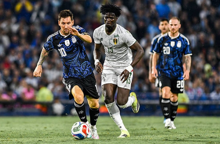 L'Argentine a difficilement battu la Mauritanie 2-1 pour le retour de Lionel Messi
