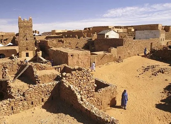 L’ISESCO va restaurer l’ancienne mosquée de la ville de Chinguetti 