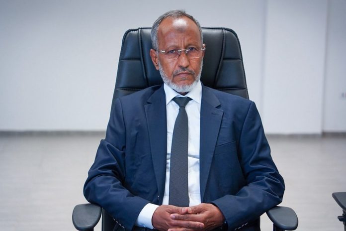 Le ministère de la Santé oblige ses établissements à hisser le drapeau national