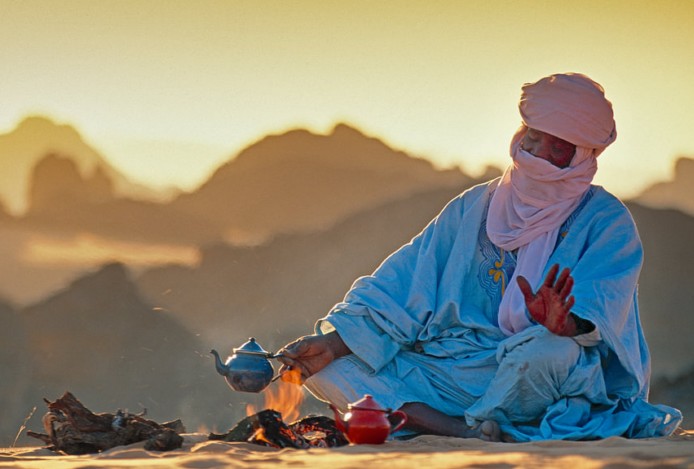 En Mauritanie, le thé, loin d'être une simple boisson, est une langue